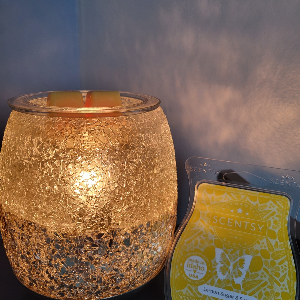 Scentsy Crackled Gold Wax Warmer